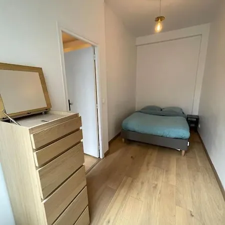 Confortable 3 Pieces Flatters Apartment